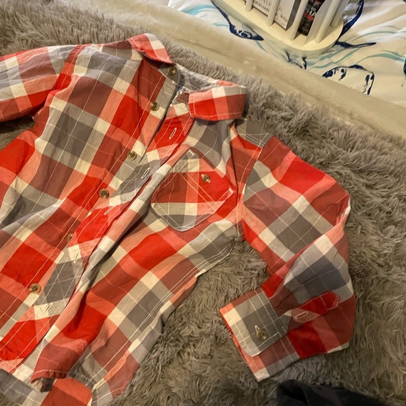 Boys long sleeve button down - Picture 3 of 5